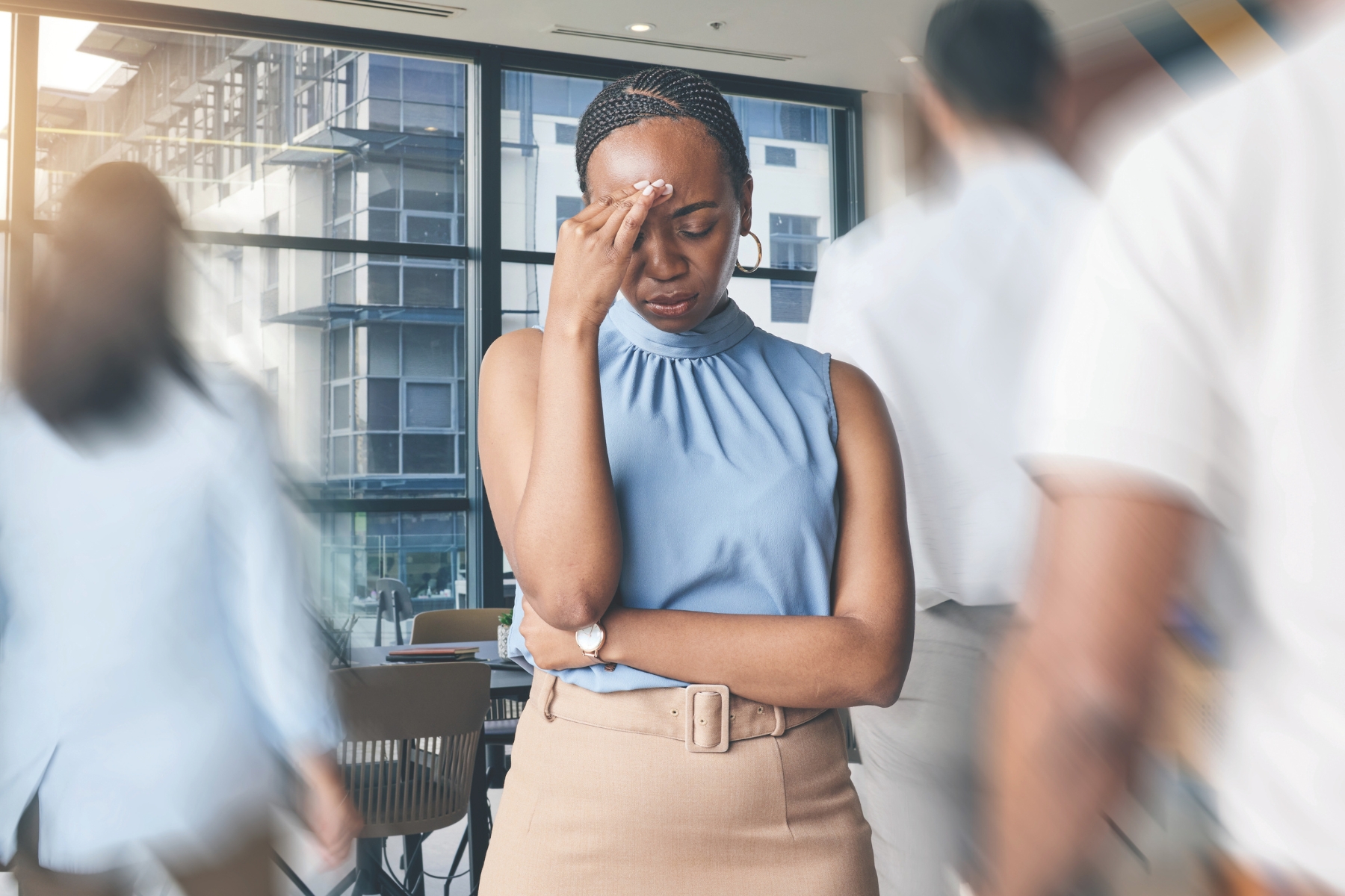 Jade Bodzasy depression busy-office-people-and-a-black-woman-with-a-headache